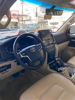 تۆیۆتا لاند کروزەر